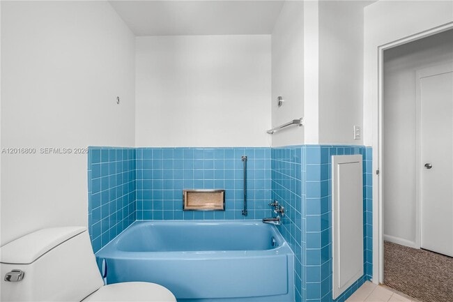 Building Photo - 4925 Collins Ave