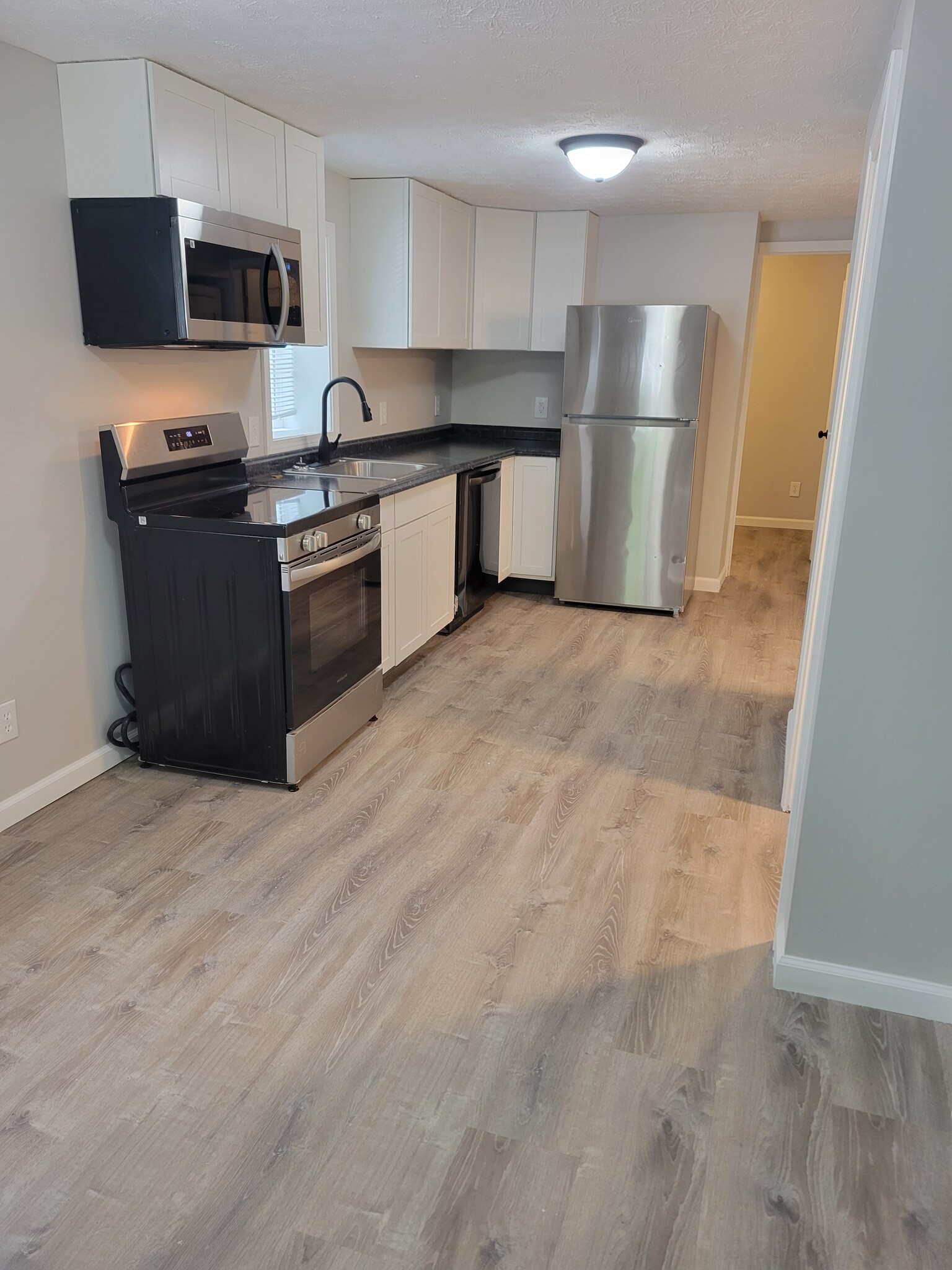 Building Photo - 2505 Meloy Rd