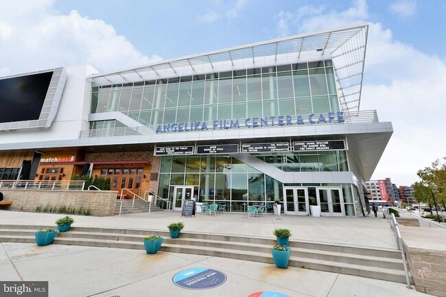 Building Photo - 2916 Bridgehampton Ct