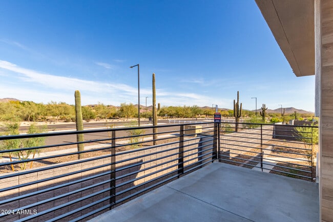Building Photo - 2121 W Sonoran Desert Dr