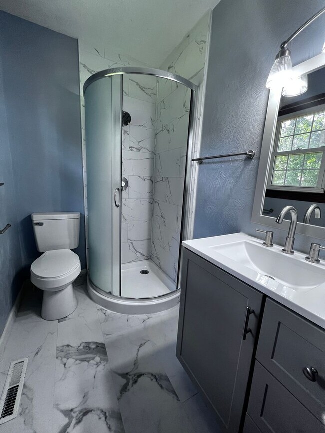 Building Photo - Available Soon! Remodeled 3 Bed, 2 Bath, Brick Ranch