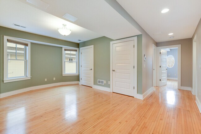 Building Photo - 1397 Englewood Ave