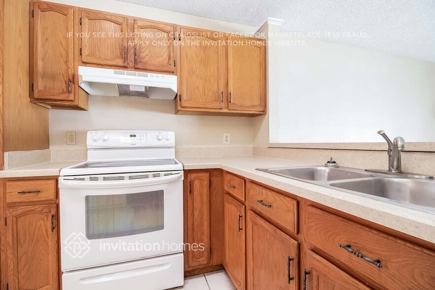 Building Photo - 1369 Tindaro Dr