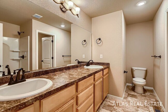 Building Photo - 708 Finch Dr