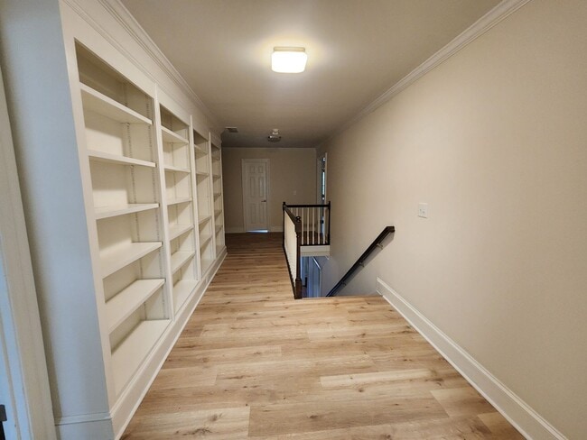 Building Photo - Executive Rental in Lake Redwine Community, 4 Bedrooms and 2.5 Baths 2 Car Garage - Newnan, GA