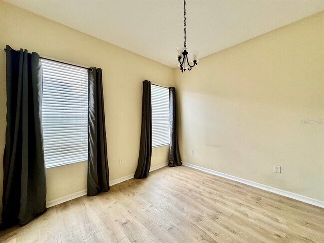 Building Photo - 3989 Windcrest Dr