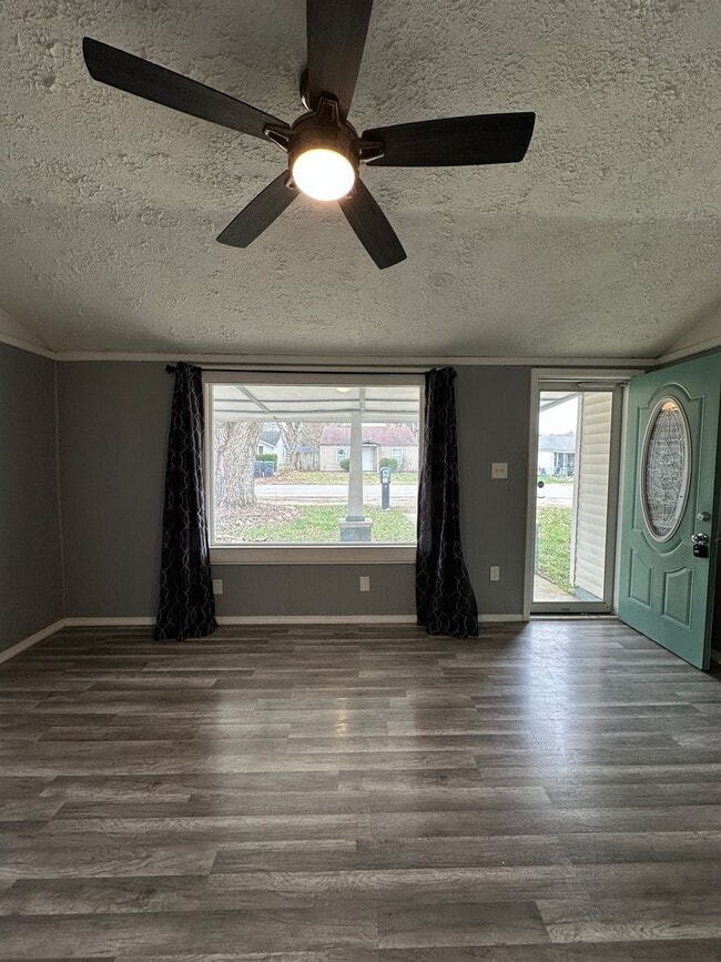 Building Photo - Your Yorktown Home Base | Love Coming Home