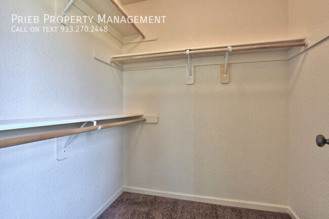 Building Photo - 270 N Ferrel St