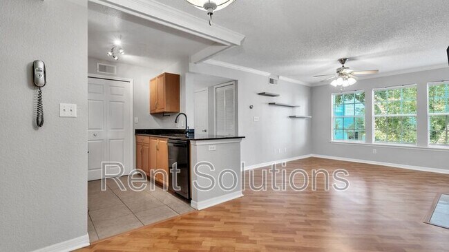 Building Photo - 3275 Haviland Ct