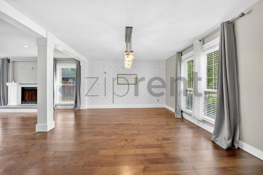 Building Photo - 3817 Dutton Dr