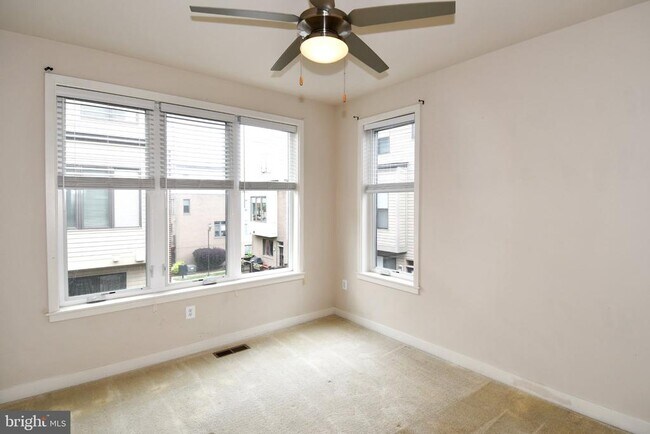 Building Photo - 16301 Columbus Ave