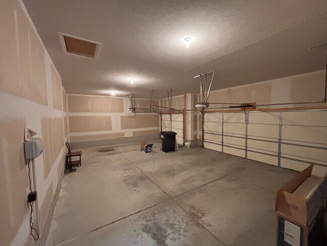 Building Photo - 2625 N 169th St