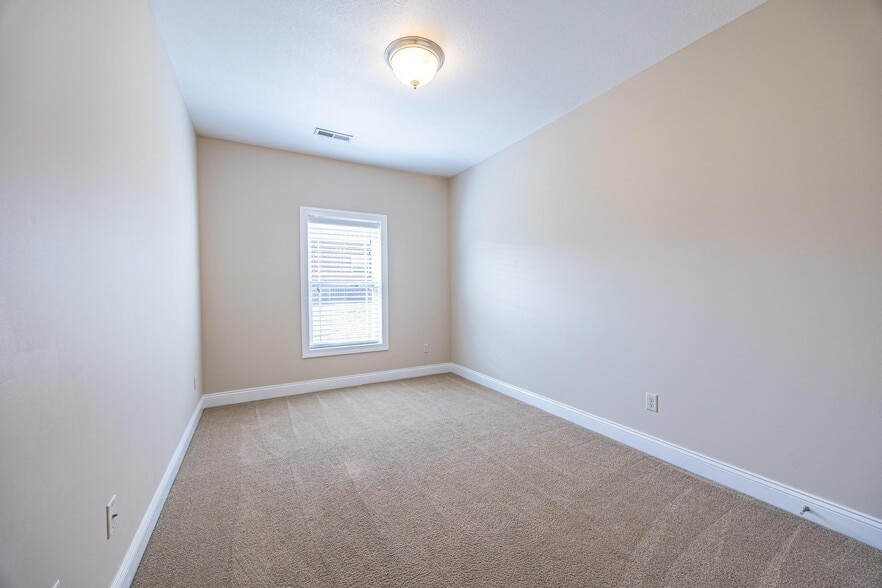 Building Photo - 4463 Downey St