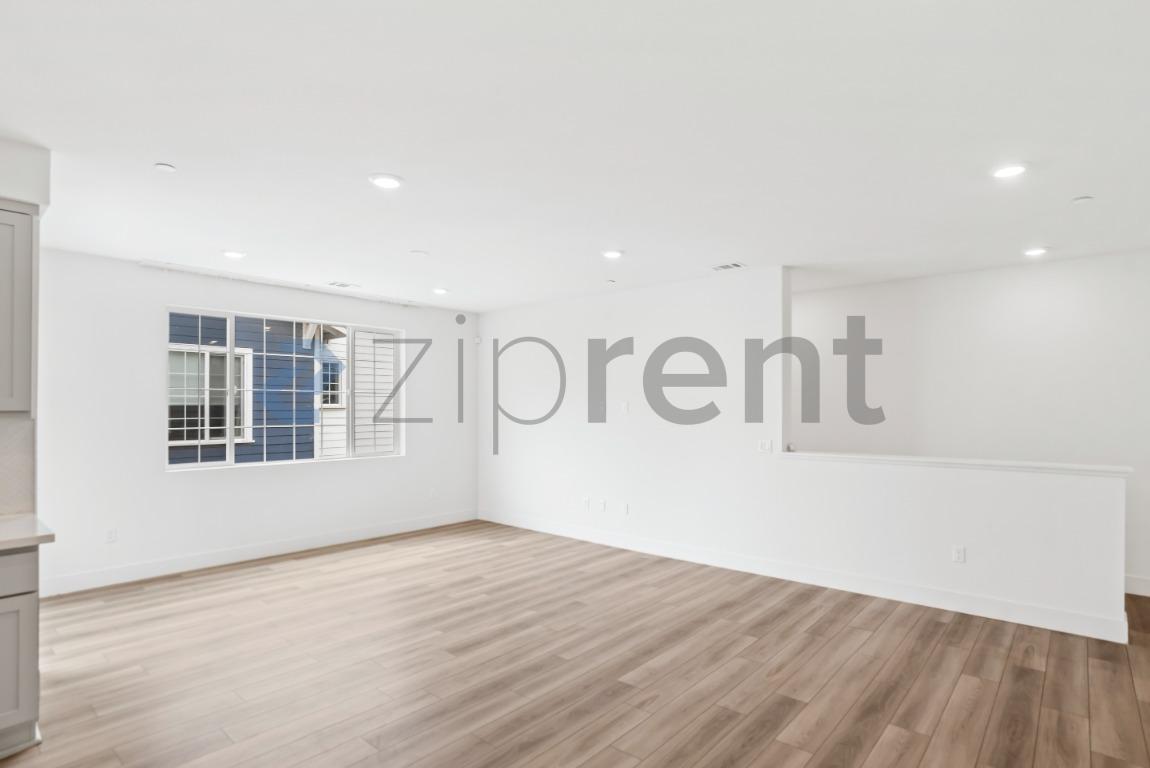 Building Photo - Unit
