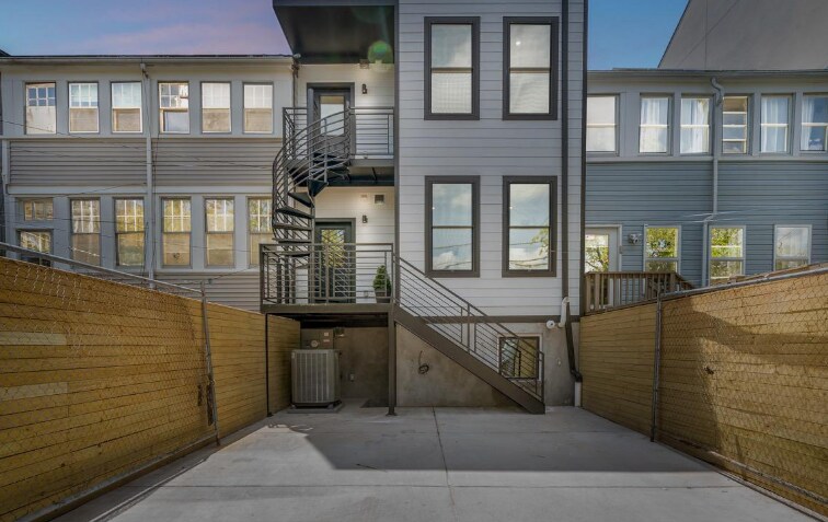 Building Photo - 729 Princeton Pl NW