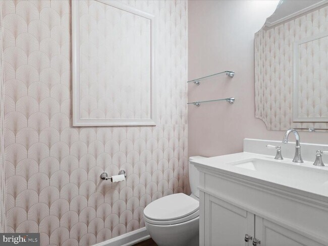 Building Photo - 3001 Federal Hill Dr