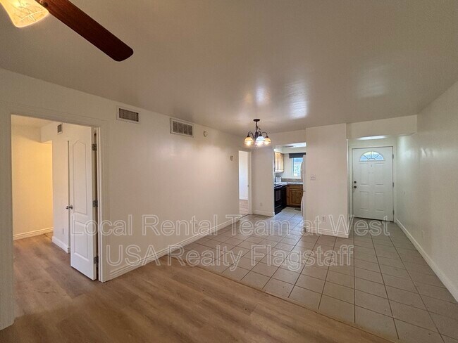 Building Photo - 3200 S Litzler Dr