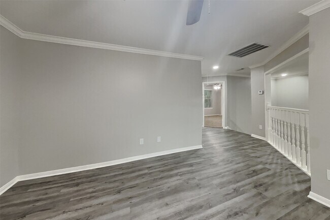 Building Photo - 719 Fernglade Dr
