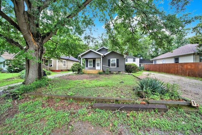 Building Photo - Recently Renovated 2 Bedroom Home in Rock ...
