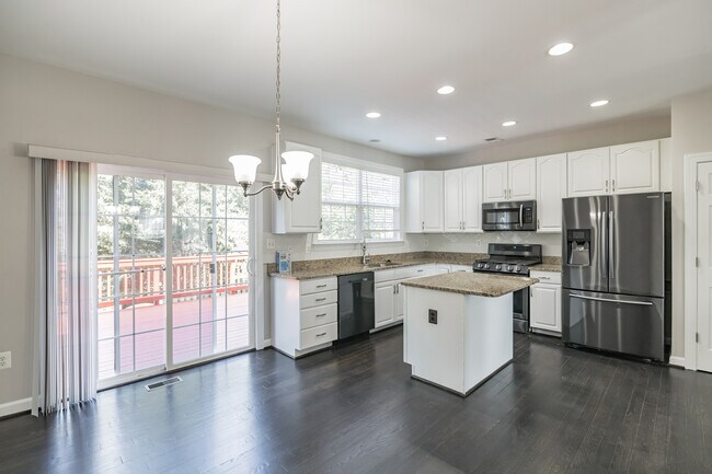 Building Photo - 15598 Avocet Loop