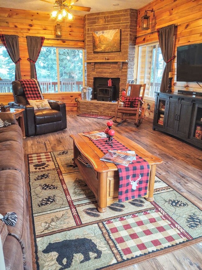 Building Photo - Antler Ridge Cabin