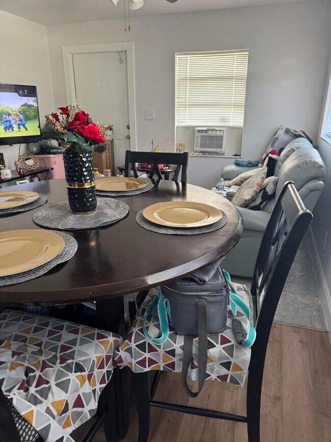 Building Photo - 434 N 17th St