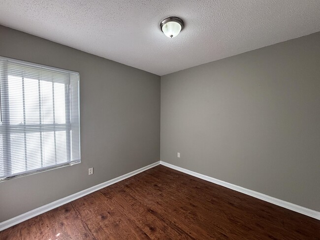 Building Photo - 4450 Arnold Cove
