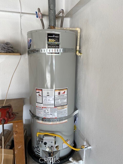 Building Photo - 27628 Powell Dr