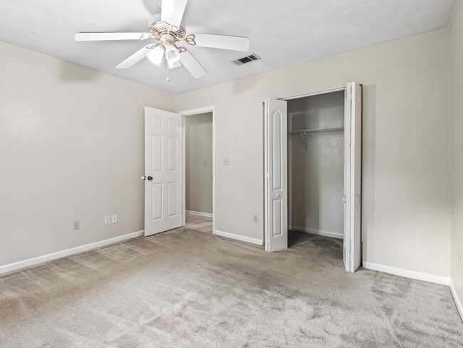 Building Photo - 8760 Minnow Creek Dr
