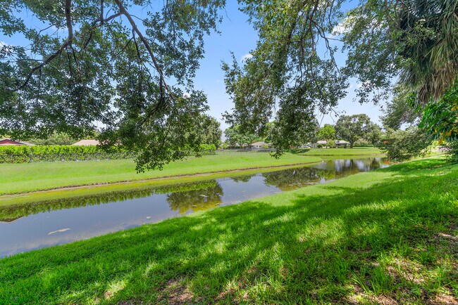 Building Photo - 10249 N Military Trl