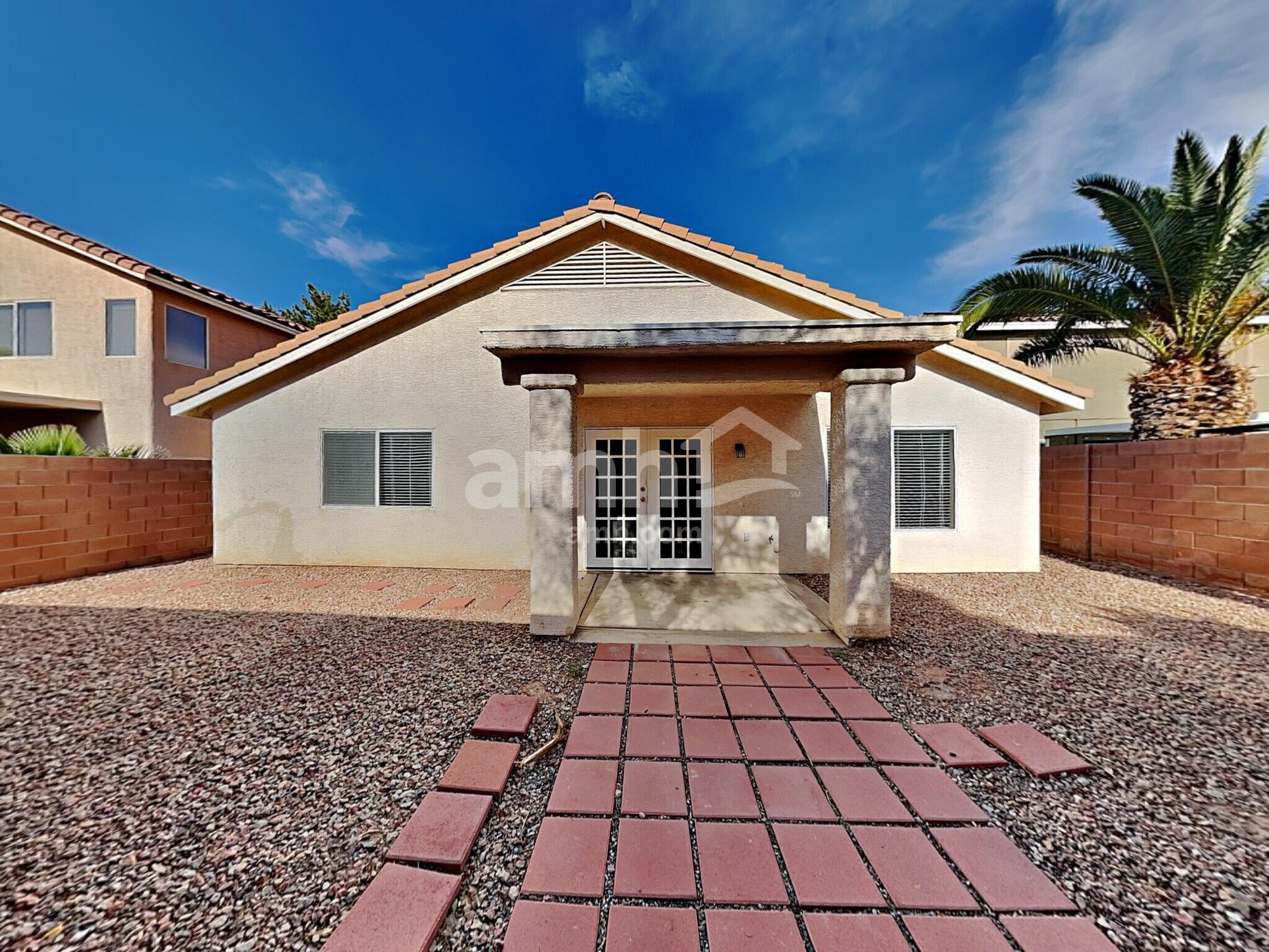 Building Photo - 325 Greenleaf Glen St