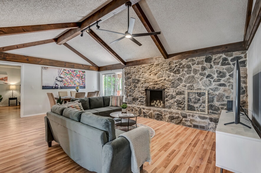 Building Photo - 705 N Dryden Cir