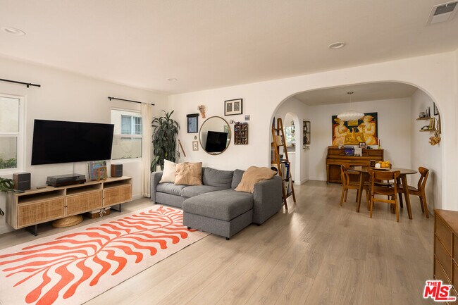 Building Photo - 4540 Catalpa St