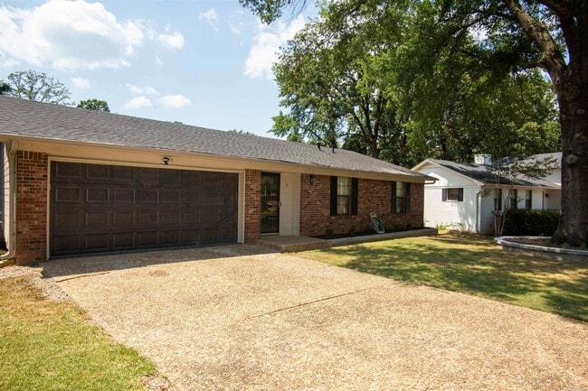 Building Photo - 8 Turtle Creek Ct