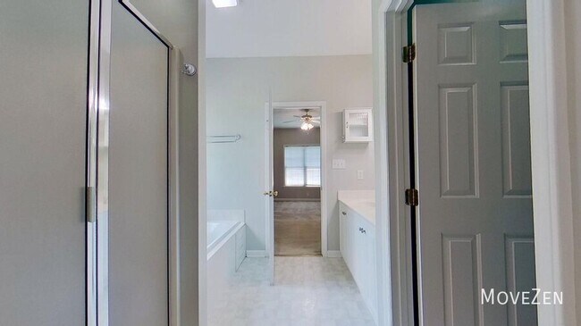 Building Photo - 4130 Birchgarden Dr