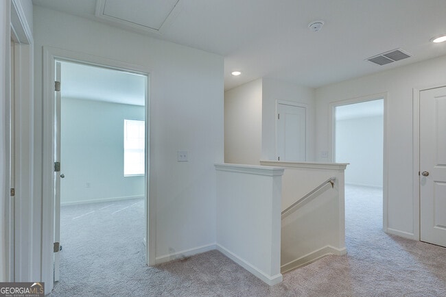 Building Photo - 322 Foxtrot Trl
