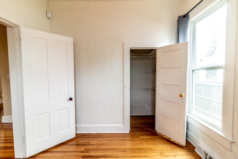 Building Photo - 1314 E Platte Ave