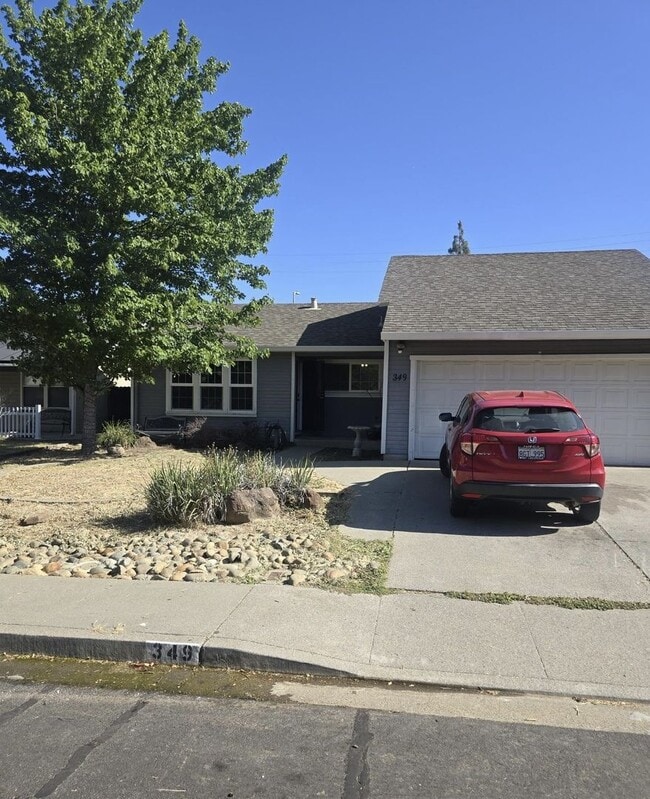 Building Photo - Cute Home