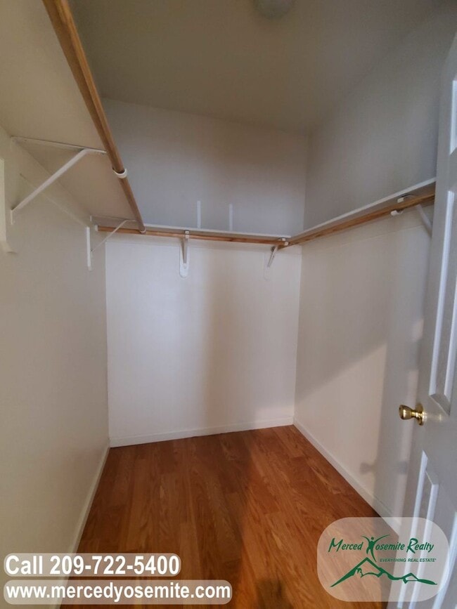 Building Photo - Hunters Village Phase 2. Do not disturb tenants.