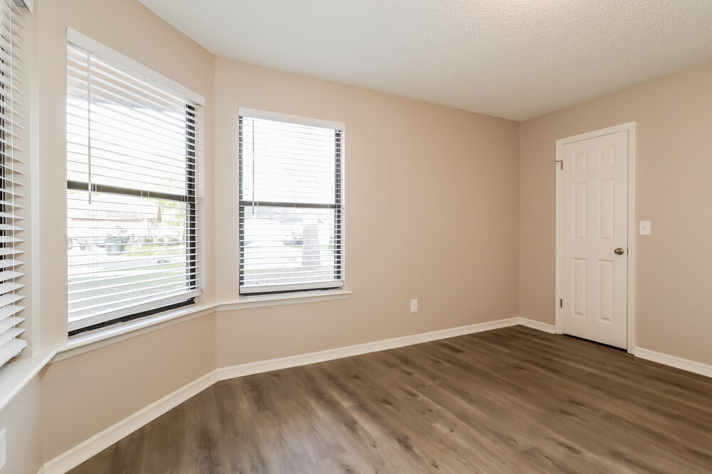 Building Photo - 7749 Pikes Peak Dr