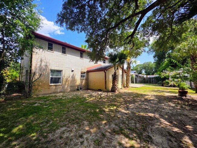 Building Photo - 7819 Hearthstone Cir