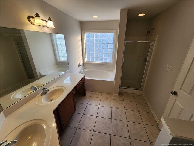 Building Photo - 2305 Gray Goose Loop