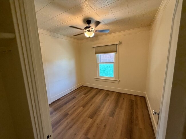 Building Photo - Two bedroom one bath brick charmer!