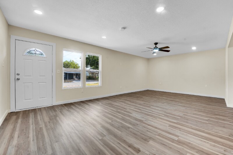 Building Photo - 220 Kay Ln