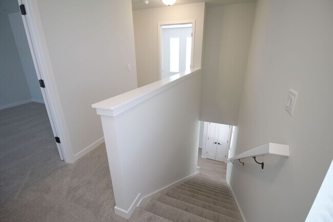 Building Photo - 2324 Lovie Ln