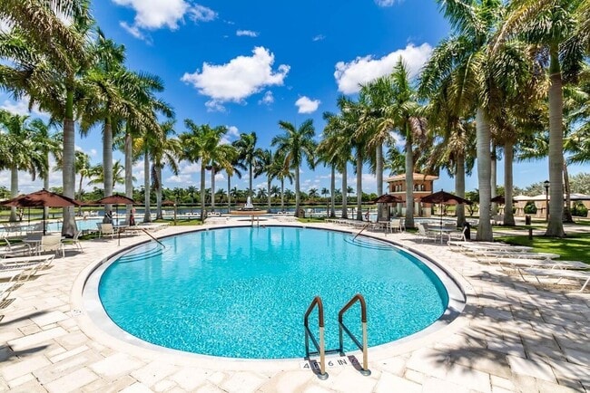 Building Photo - 8873 Via Brilliante