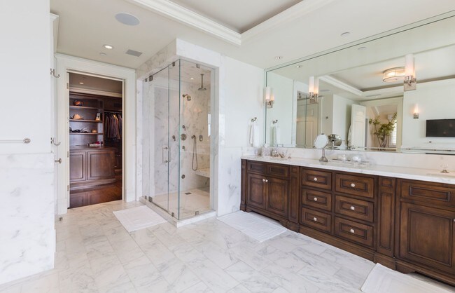 Building Photo - 119 Malibu Colony Rd