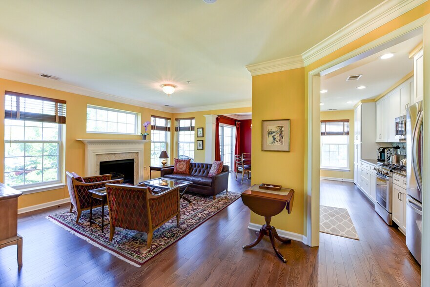 Living room with fireplace. - 1405 Roundhouse Lane