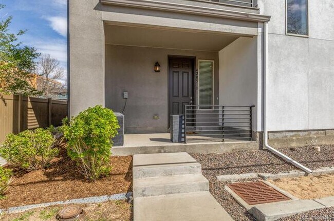 Building Photo - 4205 E Iliff Ave
