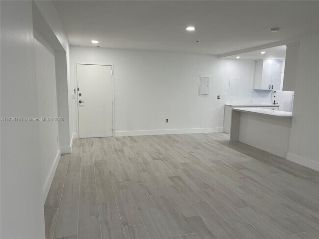 Building Photo - 575 Crandon Blvd